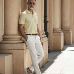 El polo que usan los hombres elegantes para reuniones, citas y afterworks: Tommy Hilfiger 1985 Regular Fit