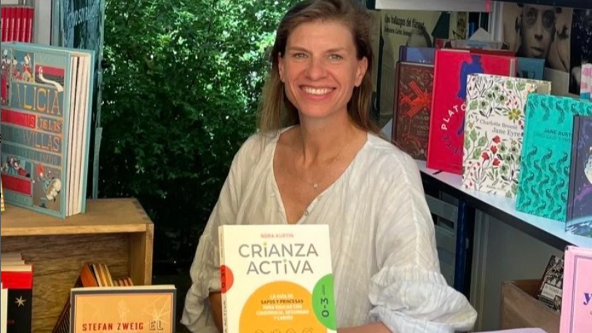 La autora Nora Kurtin