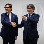 El pretexto falso de Illa para reunirse con Puigdemont: no inaugura una exposición en Bruselas