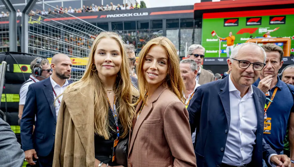Las princesas Amalia y Alexia de Holanda
