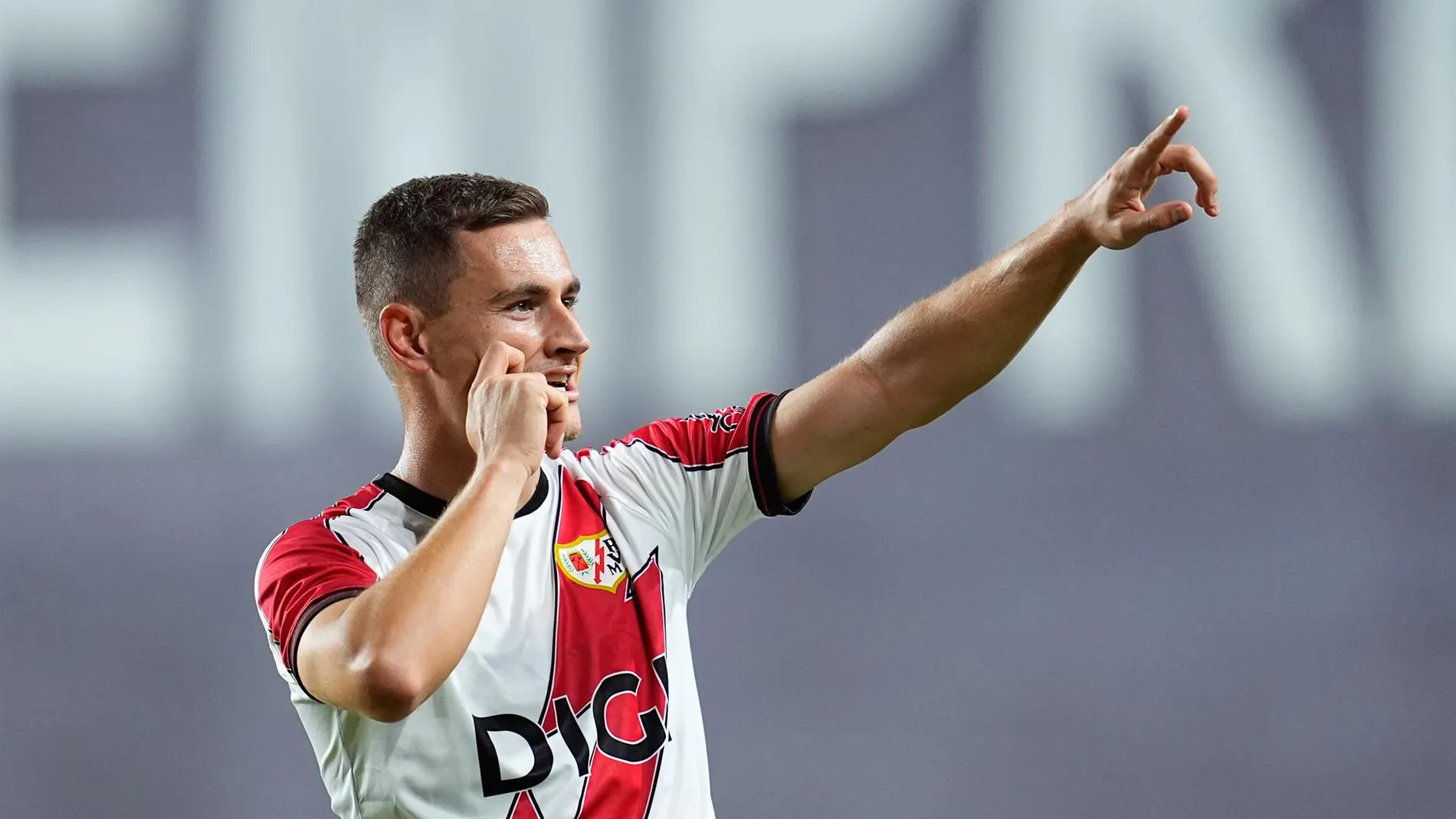 El segoviano Jorge de Frutos con la elástica del Rayo Vallecano