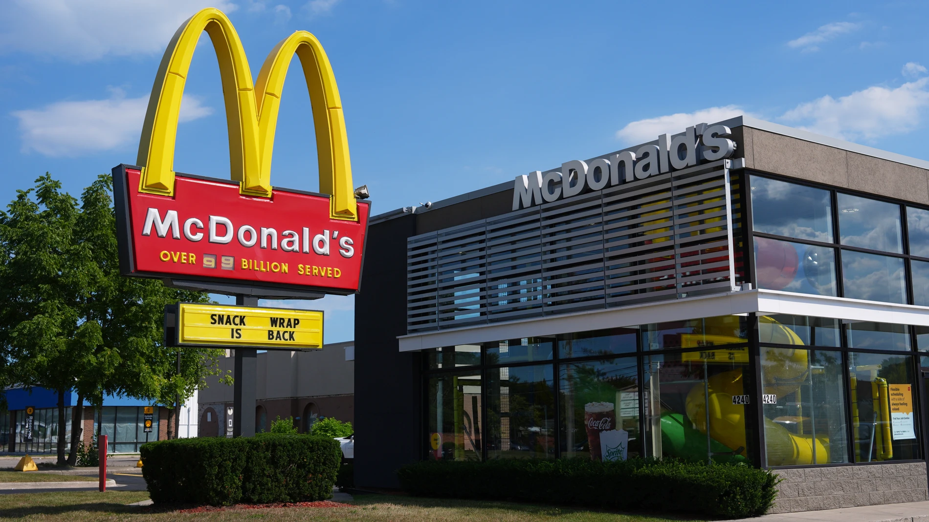 A McDonald's restaurant is show in Warren, Mich., Tuesday, Sept. 2, 2025. (AP Photo/Paul Sancya)