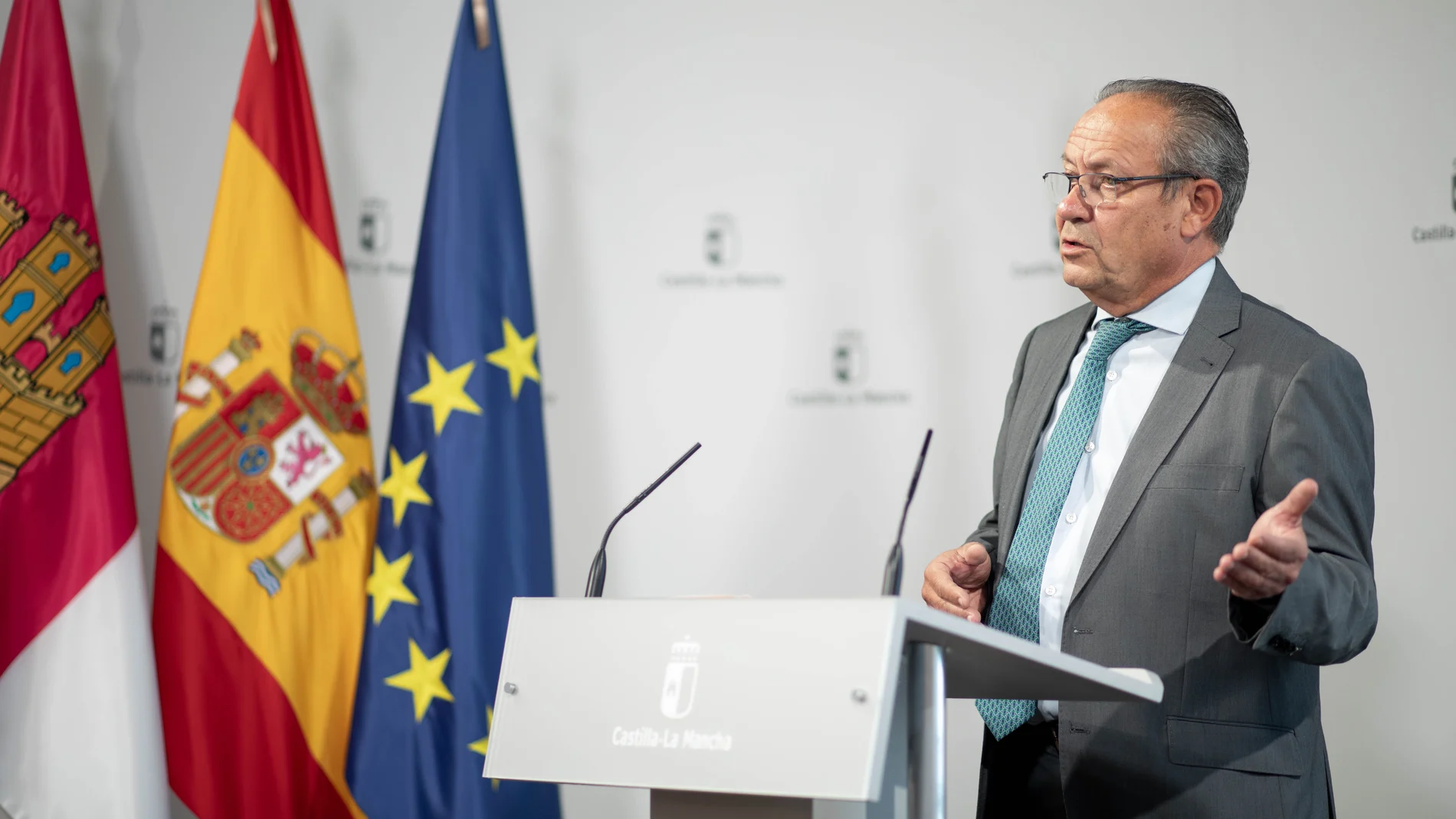 El consejero de Hacienda, Administraciones Públicas y Transformación Digital, Juan Alfonso Ruiz Molina, comparece en rueda de prensa para dar cuenta de los asuntos tratados en el Consejo de Gobierno relacionados con su departamento.
