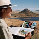 EXTREMADURA.-La ilustradora extremeña Alicia Aradilla recorre la región para mostrar su riqueza natural y rural entre sus seguidores