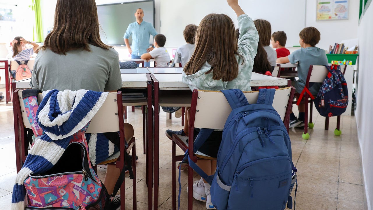 Galicia suma 1.113 nuevos docentes al inicio del curso en centros de casi 200 municipios
