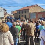 Unas 300 personas reclaman en Olleros de Tera (Zamora) la libertad para el dueño del bar