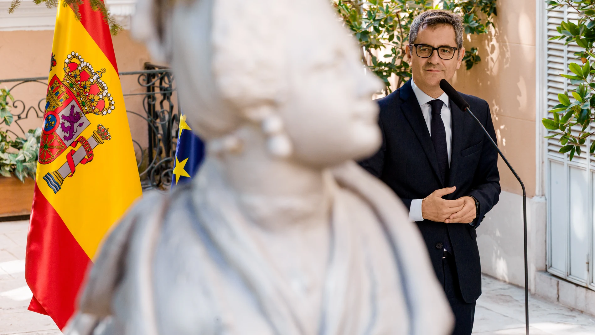 El ministro de Justicia, Presidencia y Relaciones con las Cortes, Félix Bolaños, ofrece declaraciones a los medios, en el Palacio de Parcent, a 3 de septiembre de 2025, en Madrid (España). Bolaños ha dicho que existe un debate interno entre los presidentes autonómicos del PP para decidir si finalmente se acogen o no a la condonación de la deuda planteada por el Ministerio de Hacienda. 03 SEPTIEMBRE 2025;PP;DEUDA;COMUNIDADES;CONDONACIÓN;MINISTRO; Carlos Luján / Europa Press 03/09/2025