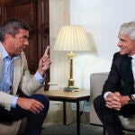 El president de la Generalitat, Carlos Mazón, recibe al presidente de Telefónica España, Borja Ochoa
