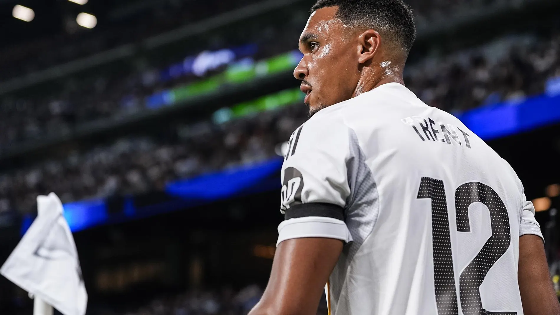 Trent Alexander-Arnold se lesionó ante el Olympique