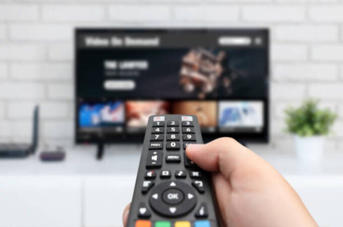 El botón de la televisión para mejorar el sonido y escuchar los diálogos con claridad: poca gente sabe que existe