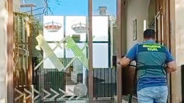 MURCIA.-Sucesos.- Arrestado un joven en Totana (Murcia) por robar 7 patinetes eléctricos del aparcamiento de un supermercado