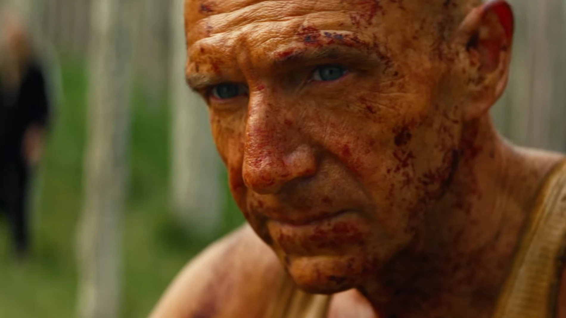 Ralph Fiennes toma el relevo en el primer tráiler de '28 años después: El templo de los huesos', en cines en enero