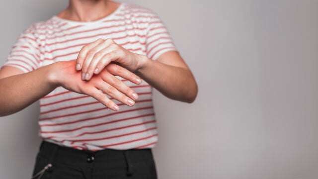 El control de la diabetes, evitar posturas mantenidas y hacer pausas pueden ayudar a proteger los nervios periféricos