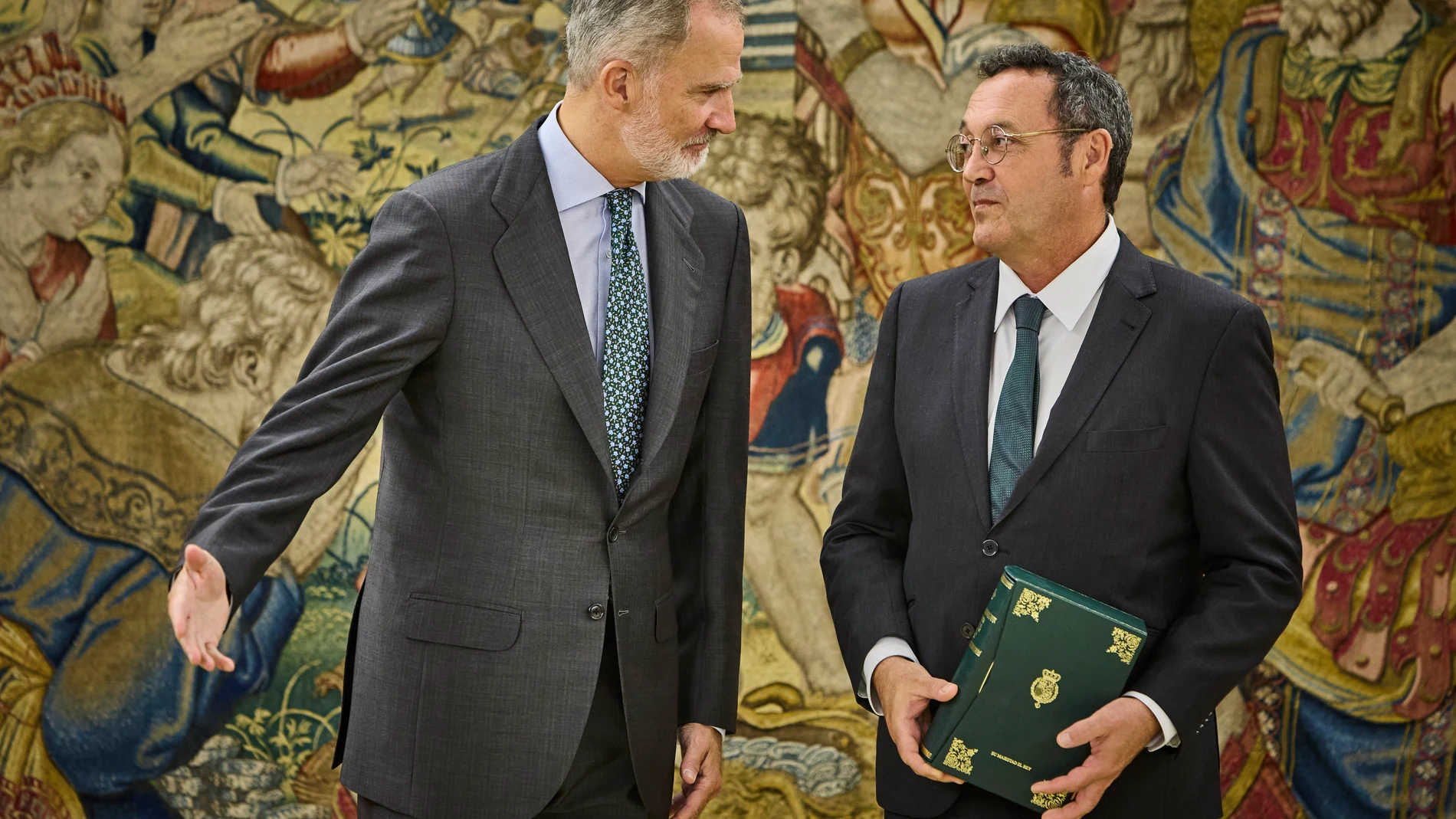 El rey Felipe VI recibe en audiencia al fiscal general del Estado, Álvaro García Ortiz, que le entrega la Memoria anual de la Fiscalía de 2024, este miércoles en Madrid en el palacio de la Zarzuela. © Alberto R. Roldán / Diario La Razón. 03 09 2025