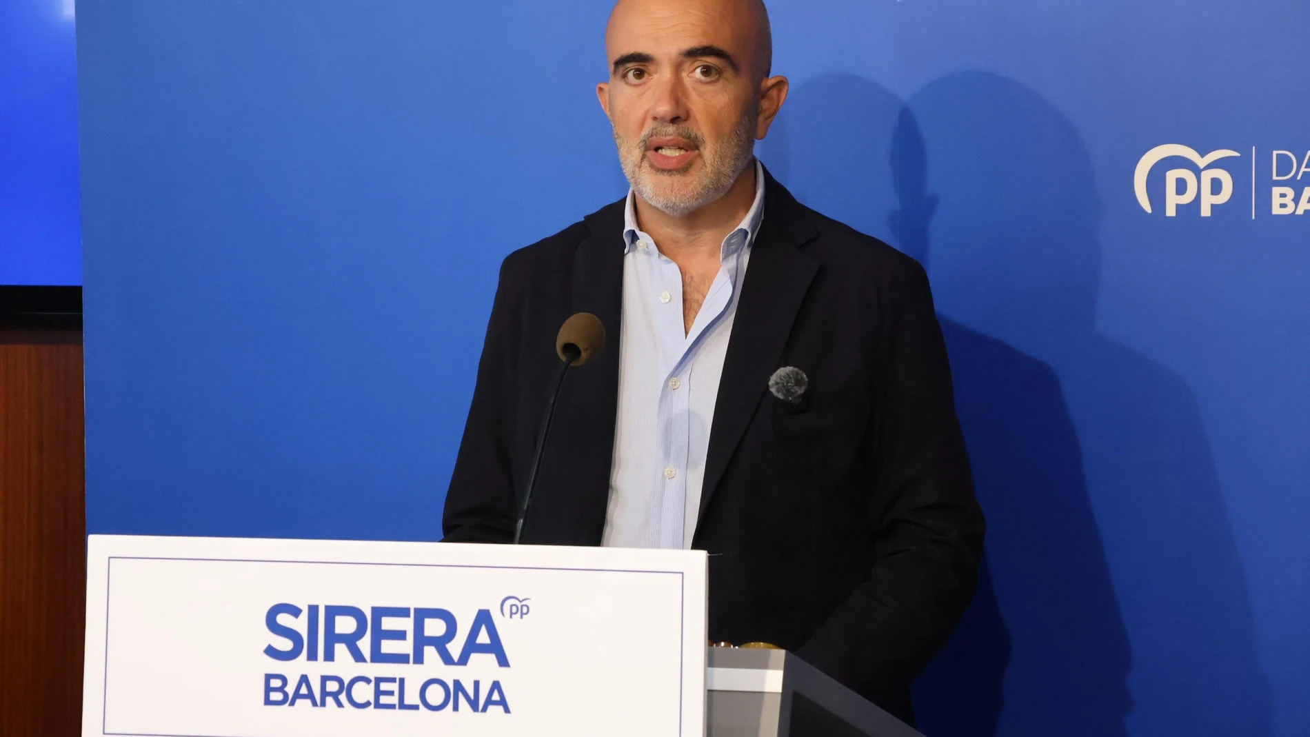 El líder del PP en el Ayuntamiento de Barcelona, Daniel Sirera, en rueda de prensa este miércoles Sebastián Hipperdinger / Europa Press 03/09/2025