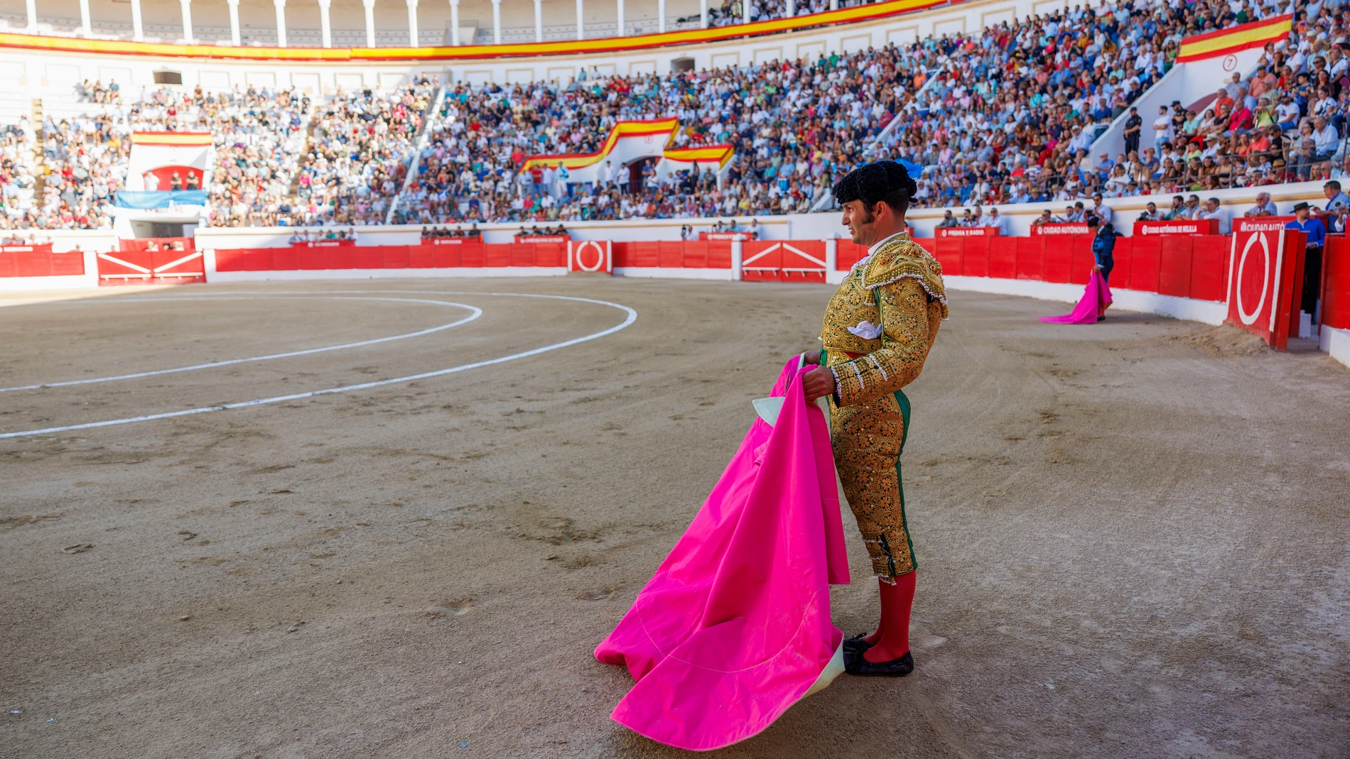 MELILLA, 03/09/2025.- El diestro Morante de la Puebla durante el festejo de este miércoles en Melilla por su feria “centenaria” en honor a su patrona, la Virgen de la Victoria. EFE/ Giner