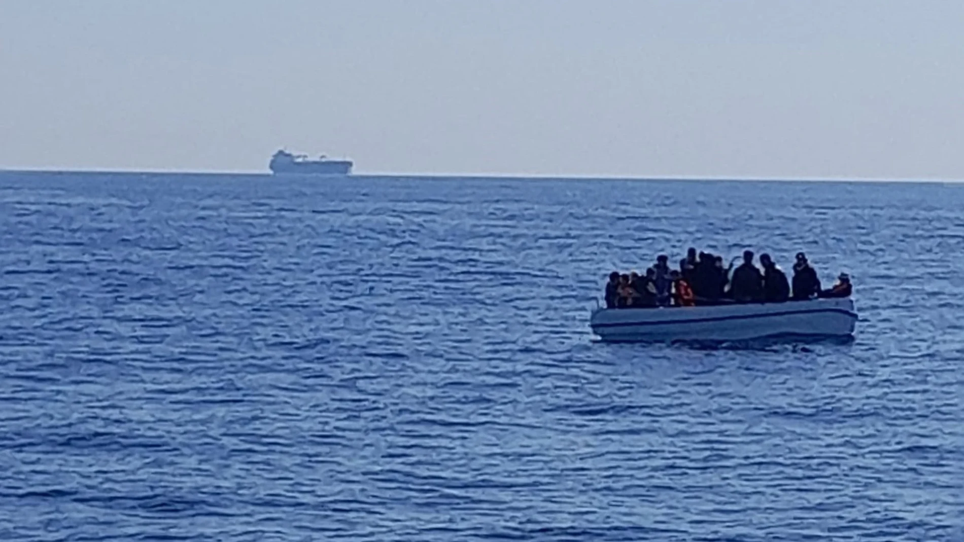 Rescatan los cadáveres de siete migrantes que iban a bordo de pateras en aguas de Níjar y Carboneras (Almería)