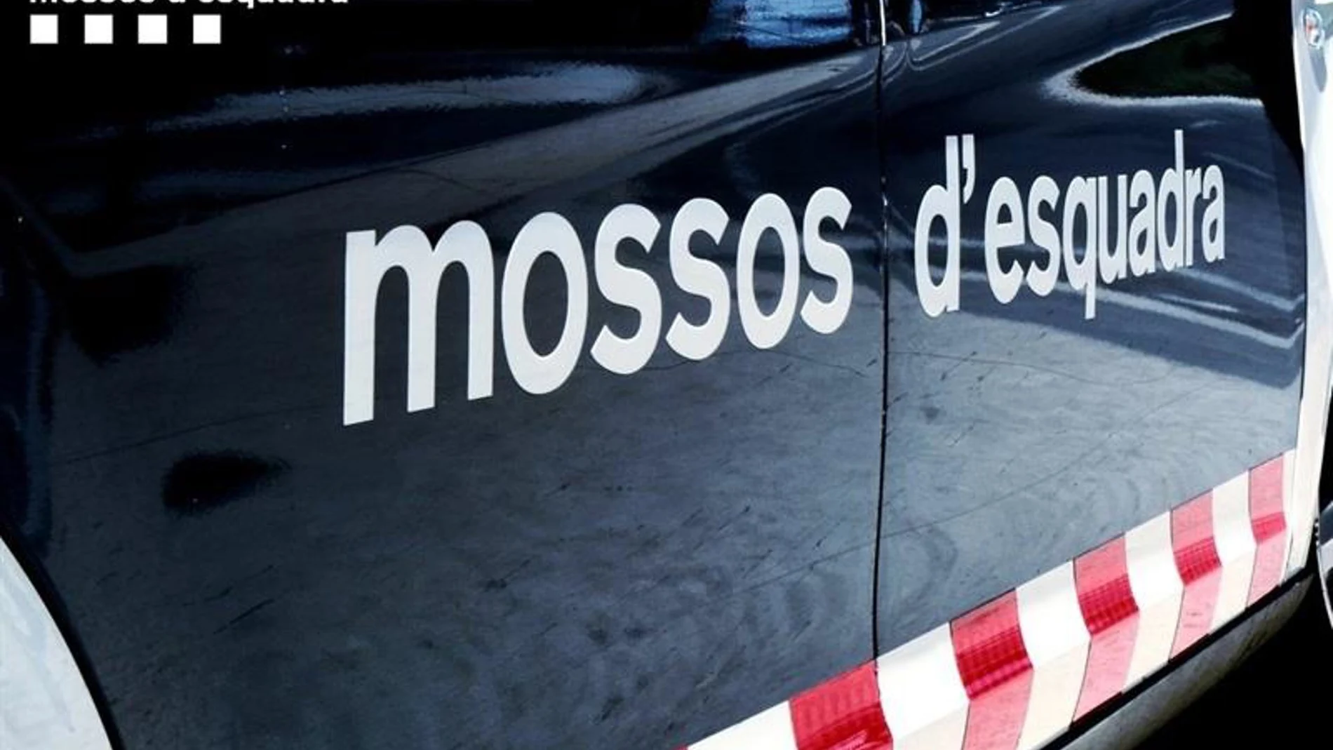 Mossos investiga el hallazgo de un cadáver en el recinto de una iglesia en Montgat (Barcelona)