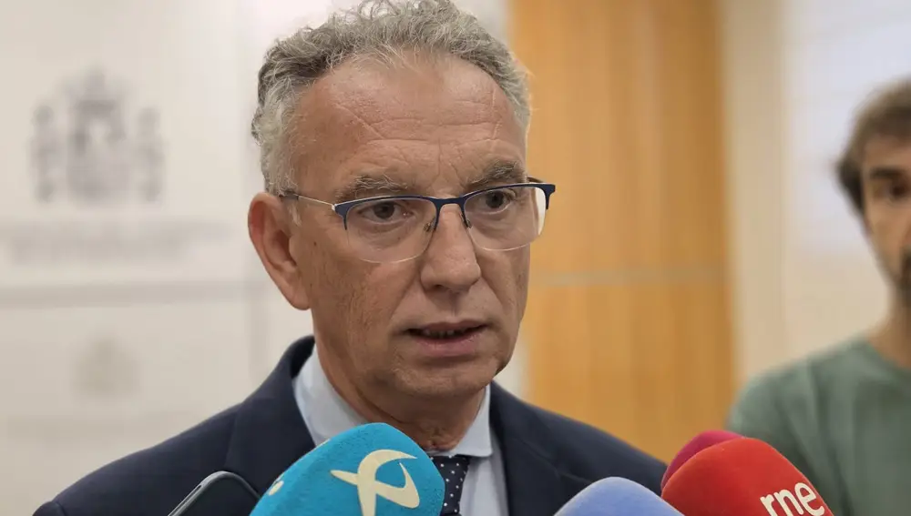 El delegado del Gobierno en Extremadura, José Luis Quintana, atiende a los medios en Badajoz