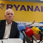 Ryanair cerrará su base de Santiago y cancelará todos los vuelos a Vigo y Tenerife Norte