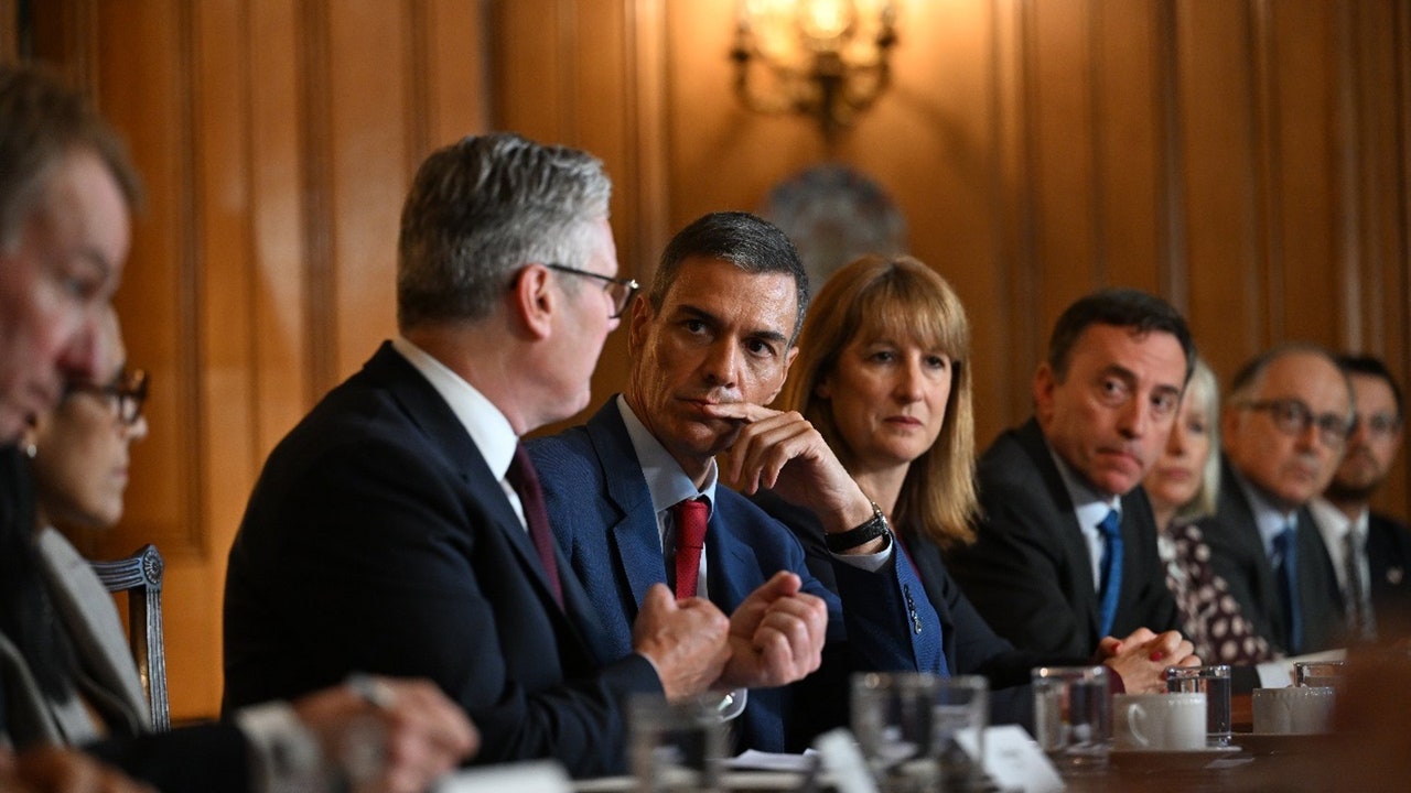Sánchez en Londres: contrarrestar la pérdida de prestigio exterior