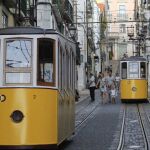 Portugal.- AMP3.- Al menos 15 muertos y 18 heridos al descarrilar un funicular en Lisboa