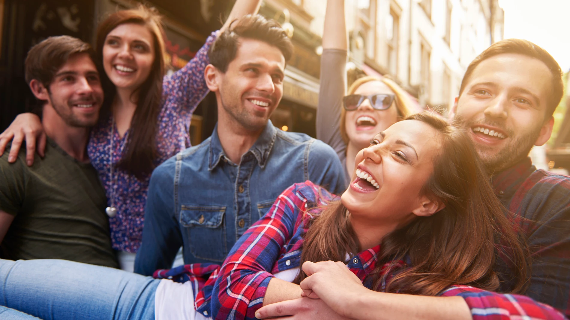 Este sencillo hábito puede aumentar la felicidad, según un científico de Harvard