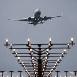 Ryanair abandona este invierno Vigo y Tenerife Norte y cierra la base en Santiago