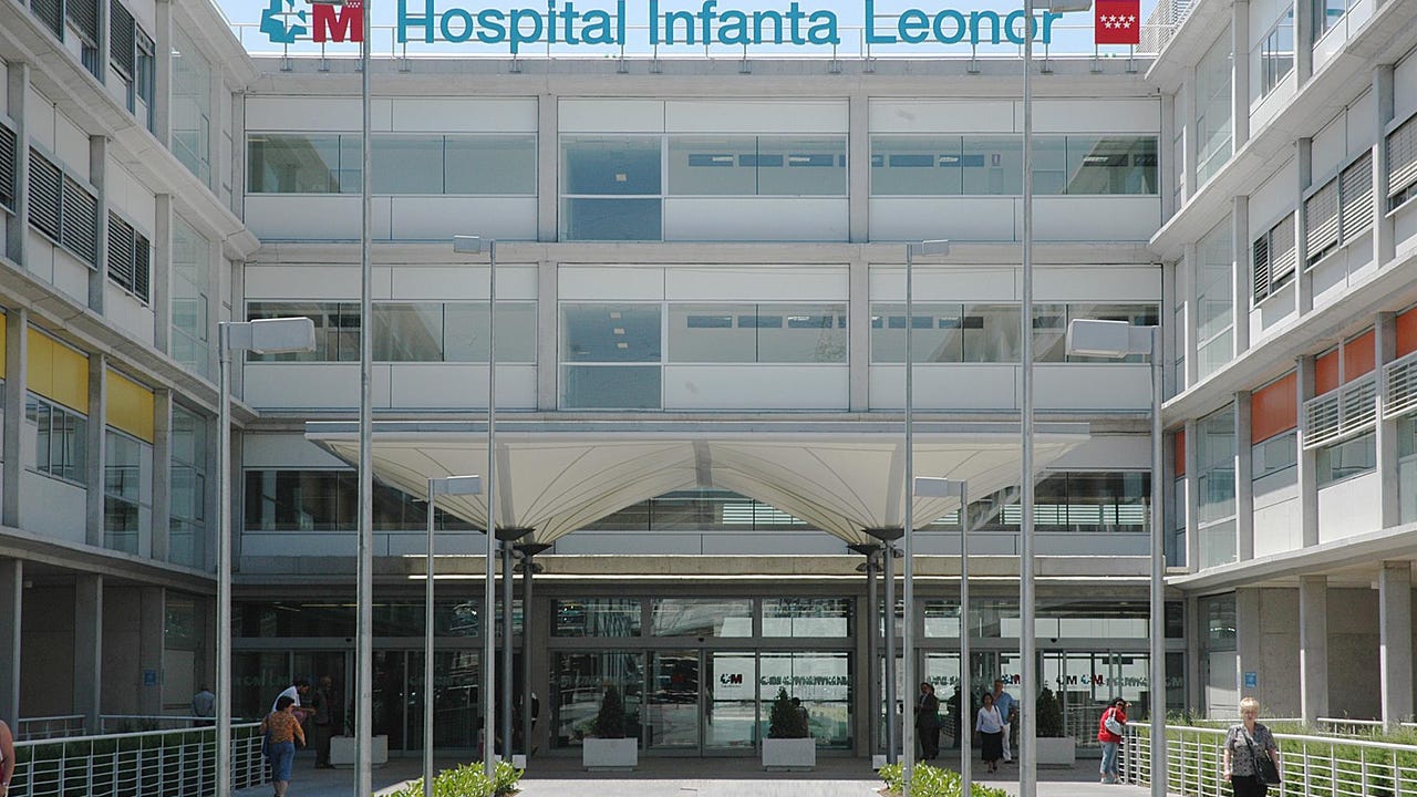 Las obras del paso inferior entre el hospital Infanta Leonor y Santa Eugenia se retrasan por un cable de alta tensión