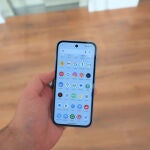 El Google Pixel 9a es un móvil pequeño y compacto