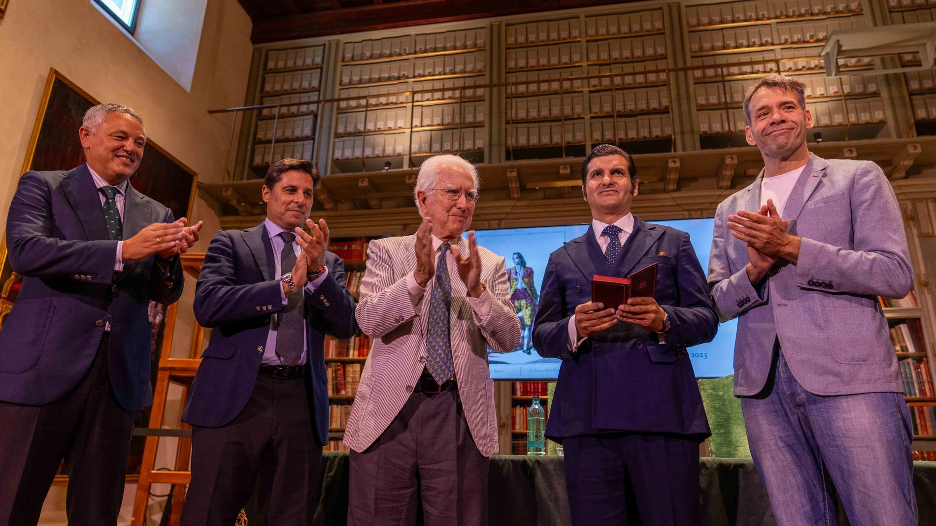 La Real Maestranza de Caballería de Ronda (Málaga) ha hecho entrega este viernes de su Medalla institucional a José Antonio Morante Camacho, conocido artísticamente como Morante de la Puebla REMITIDA / HANDOUT por REAL MAESTRANZA DE CABALLERÍA DE RONDA Fotografía remitida a medios de comunicación exclusivamente para ilustrar la noticia a la que hace referencia la imagen, y citando la procedencia de la imagen en la firma 05/09/2025