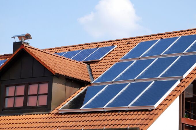 Adiós a las placas solares en casa: así es el aerogenerador que funciona con tormentas y se pone en el tejado