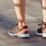 Los minutos que debes andar cada día para evitar dolores de espalda en el futuro