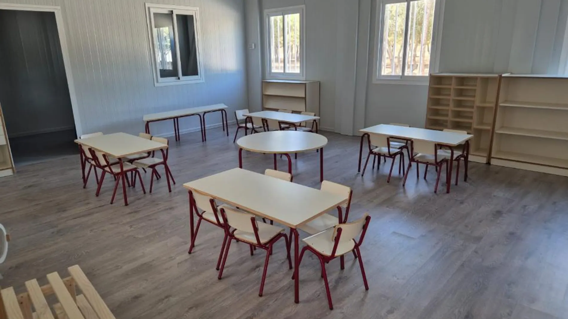 Imagen del interior de una de las aulas prefabricadas