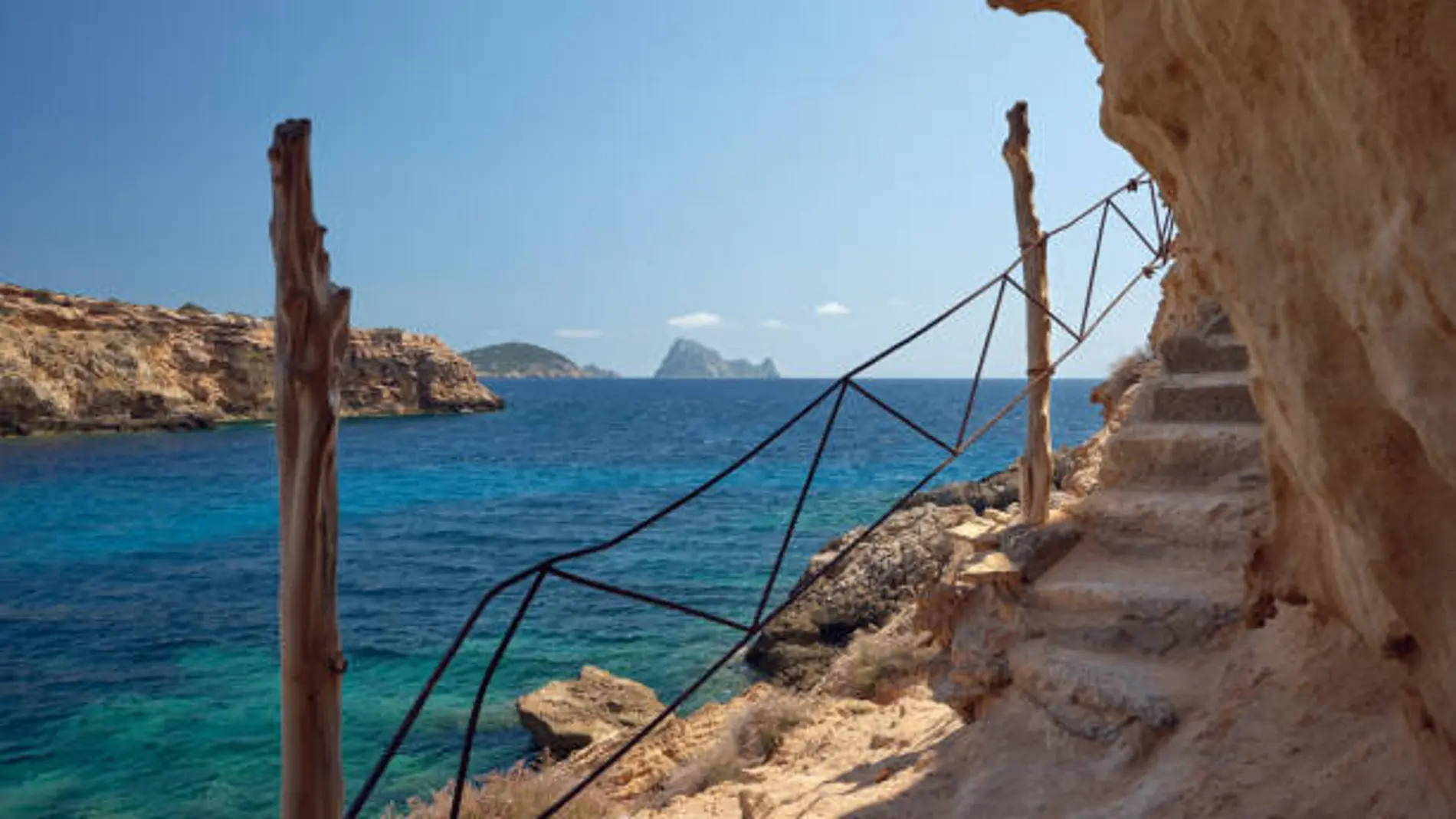 La cueva casi desconocida de Ibiza perfecta para bucear: es uno de los sitios preferidos de los residentes