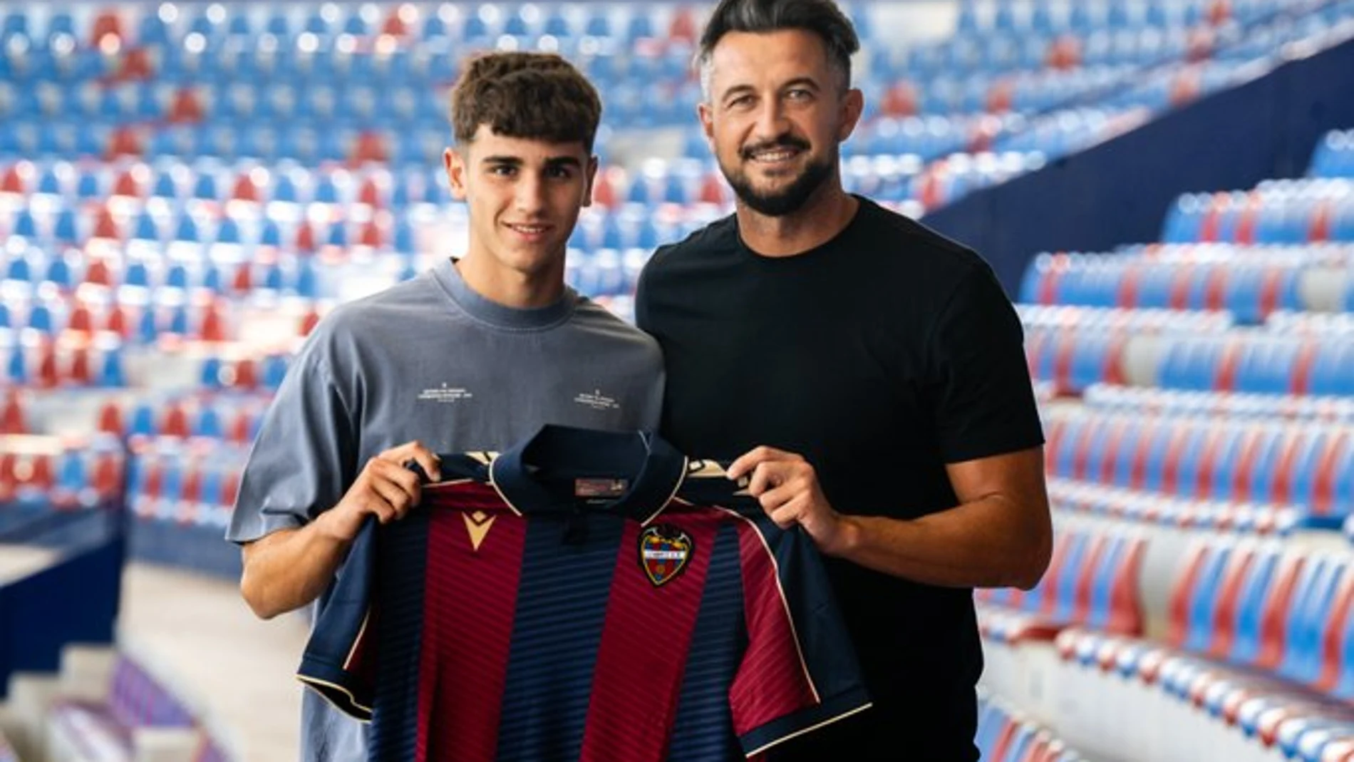 Nacho Pérez con el Levante