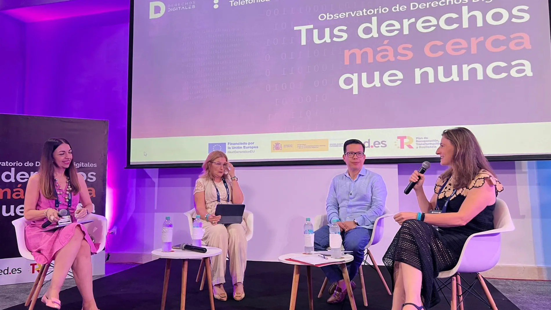 Imagen de la Mesa Redonda Carta de Derechos Digitales una hoja de ruta para la región