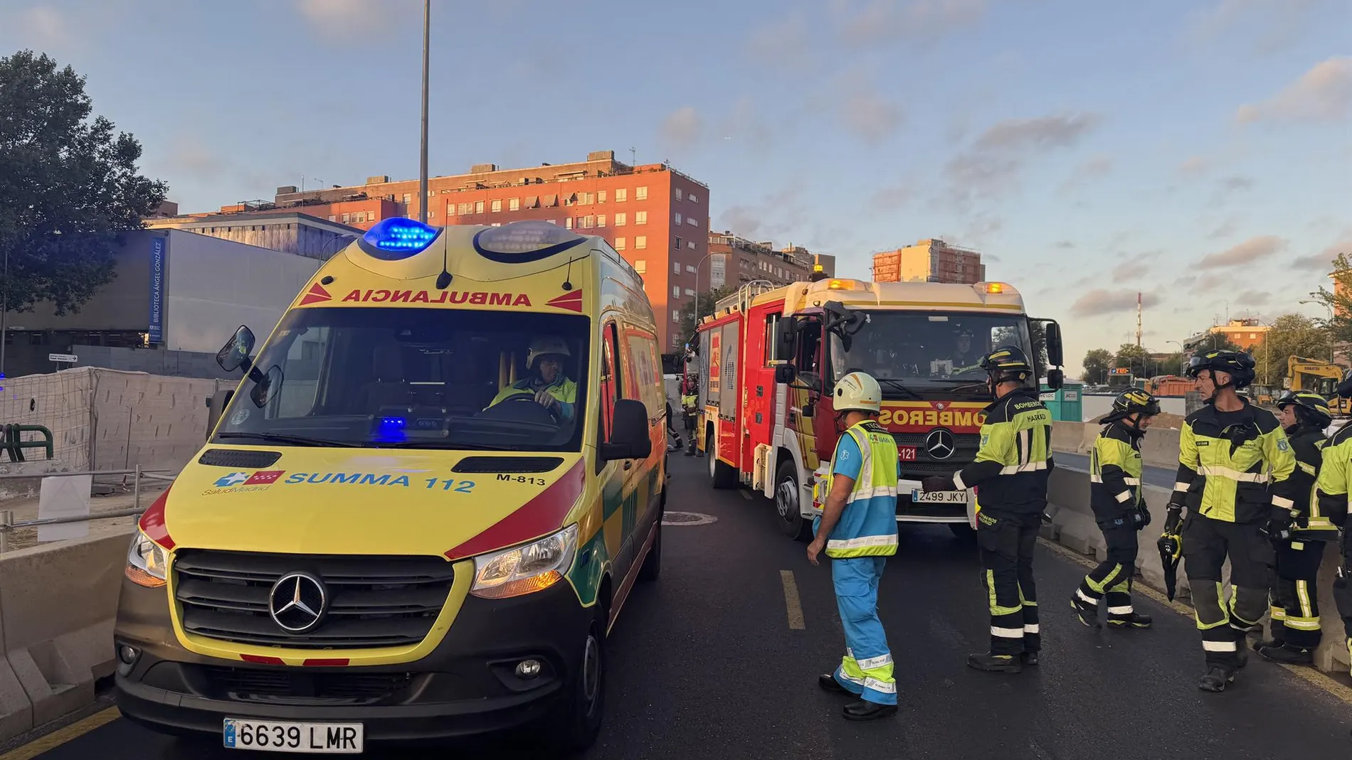 Muere un motorista tras ser arrollado por un turismo en la zona de obras de la A-5