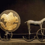 El carro solar de Trundholm es un artefacto de la Edad de Bronce nórdica descubierto en Dinamarca