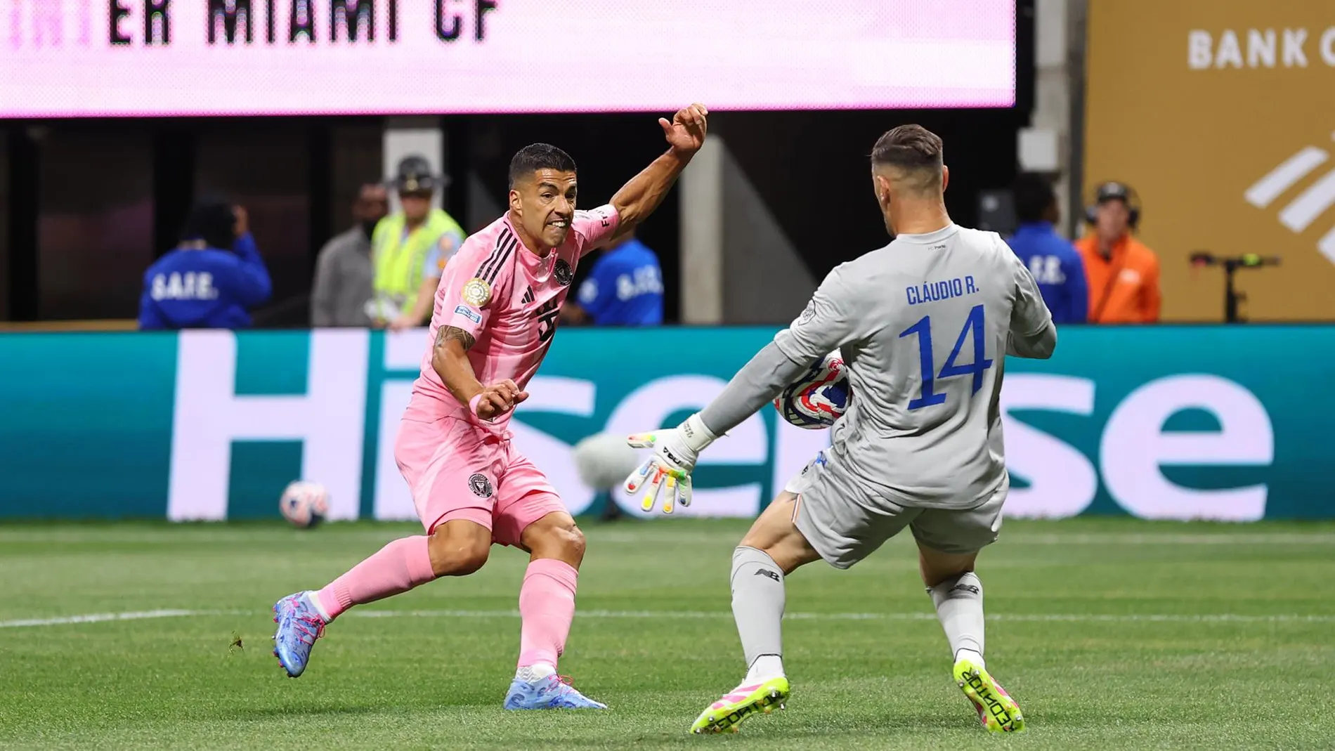 Fútbol.- Luis Suárez, sancionado con seis partidos por escupir a un técnico de los Seattle Sounders
