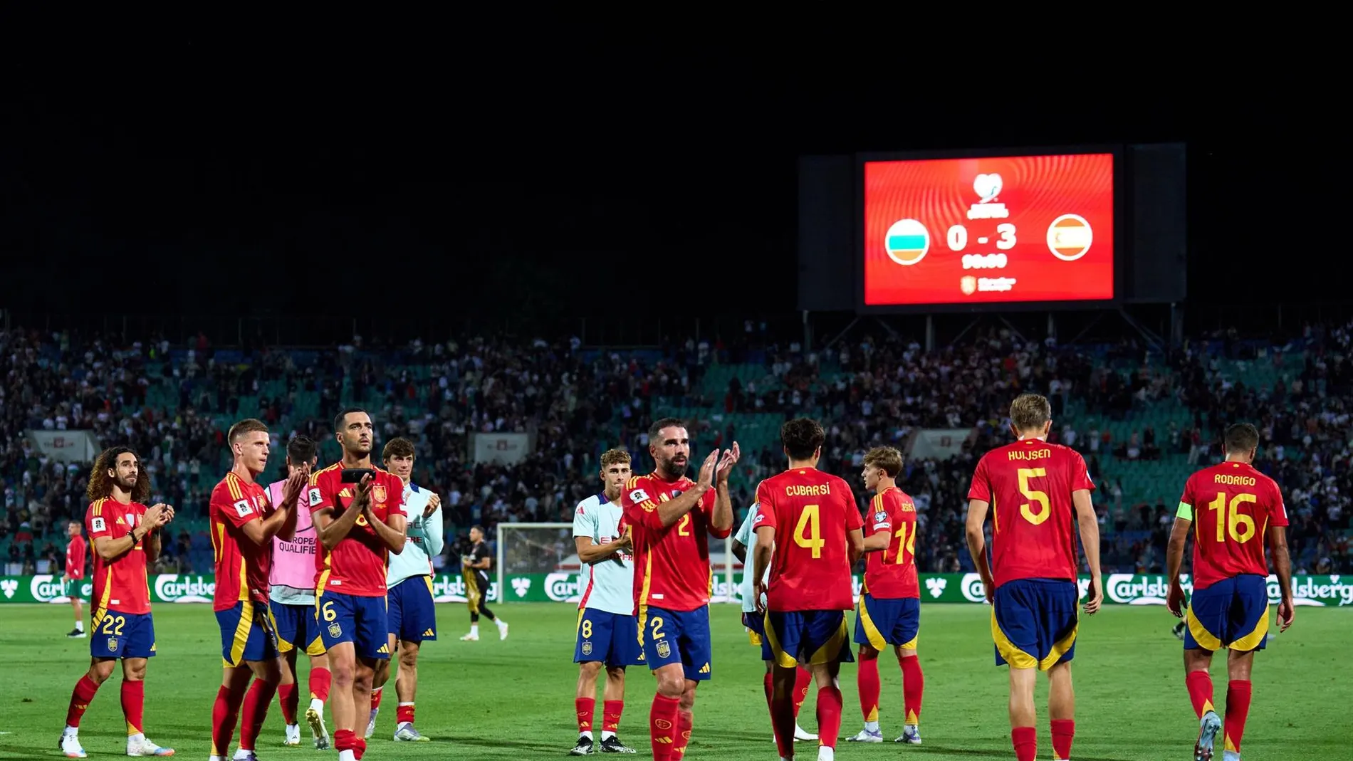 España celebra la victoria ante Bulgaria
