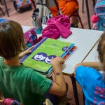 Alumnos de infantil y primaria en su primer día de curso escolar 25/26 