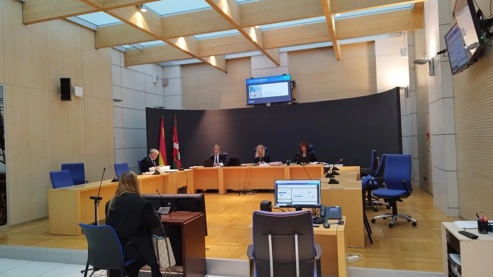 Juicio en la Audiencia de Gipuzkoa contra unos padres acusados de intentar asesinar a su bebé por el síndrome del niño zarandeado. EUROPA PRESS 08/09/2025