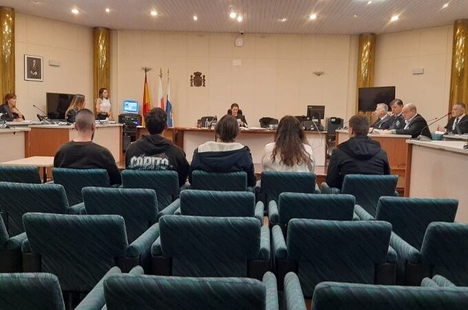 Condenados a dos años de prisión y al pago de 236.000 euros por quemar 34 vehículos en Cantabria