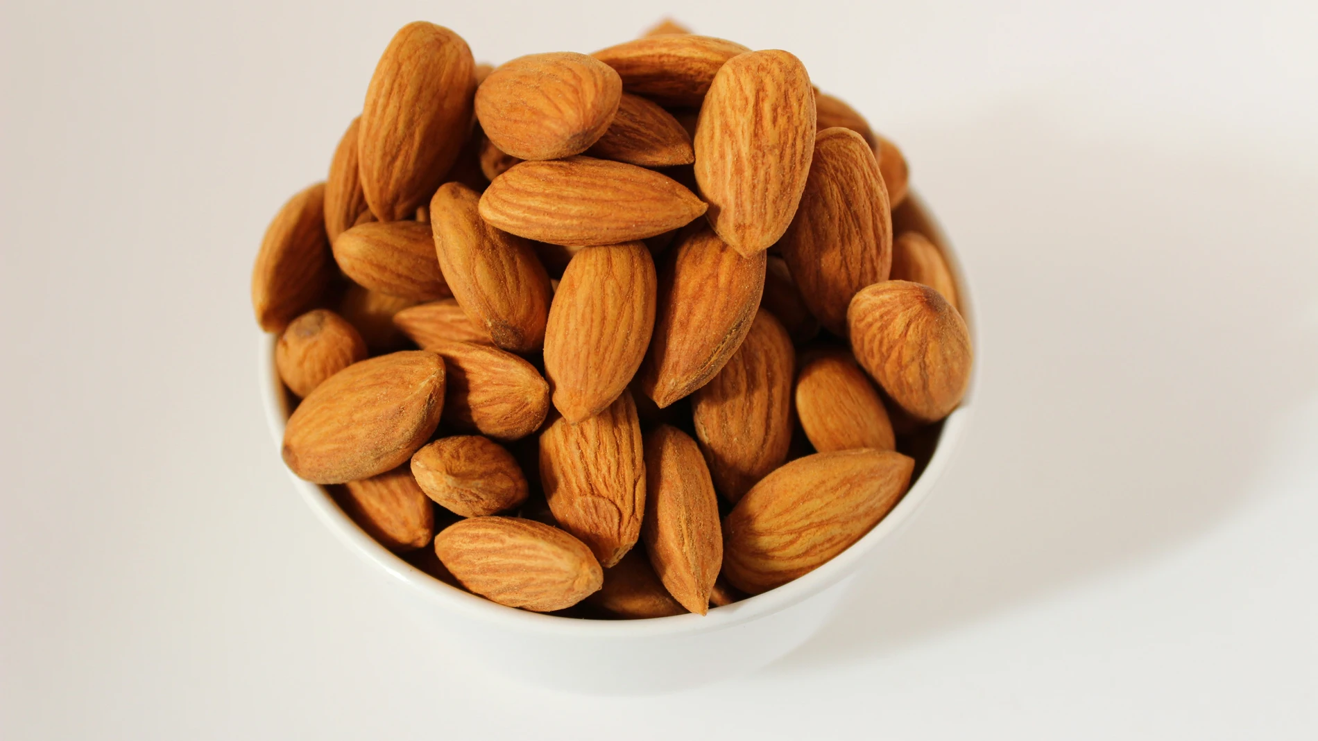 Las almendras son valiosas para tu salud, pero ¿sabes exactamente cuántas debes comer cada día?