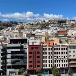 Jóvenes y recién llegados, atrapados: compartir piso en Canarias ya no garantiza ahorro