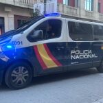 Furgón dónde los agentes trasladaron al presunto ladrón