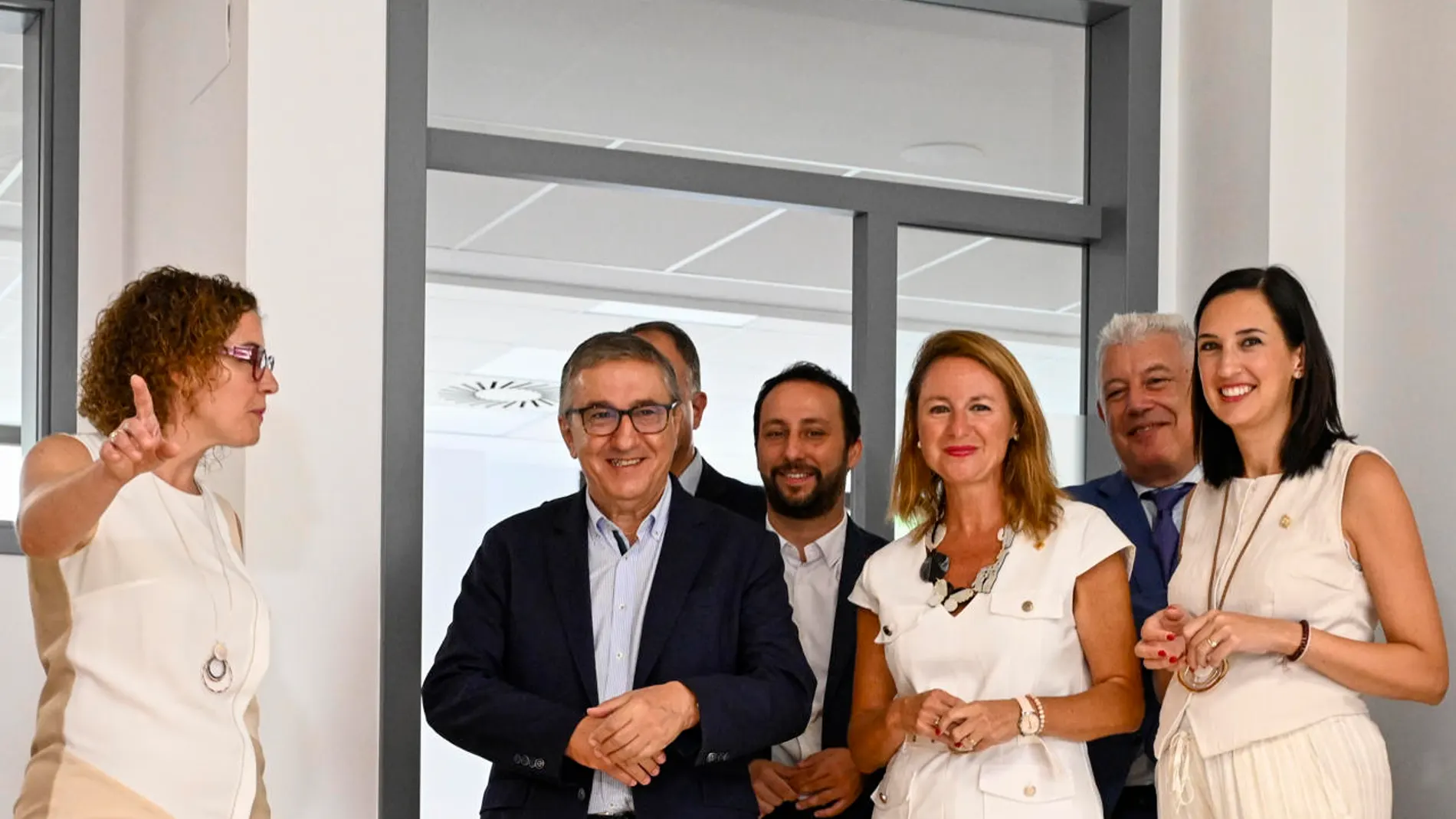El conseller Rovira con la alcaldesa de Castellón, Begoña Carrasco, en el inicio del curso escolar