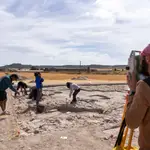 Trabajos de excavación en el yacimiento de Las Calaveras de Renedo (Valladolid)