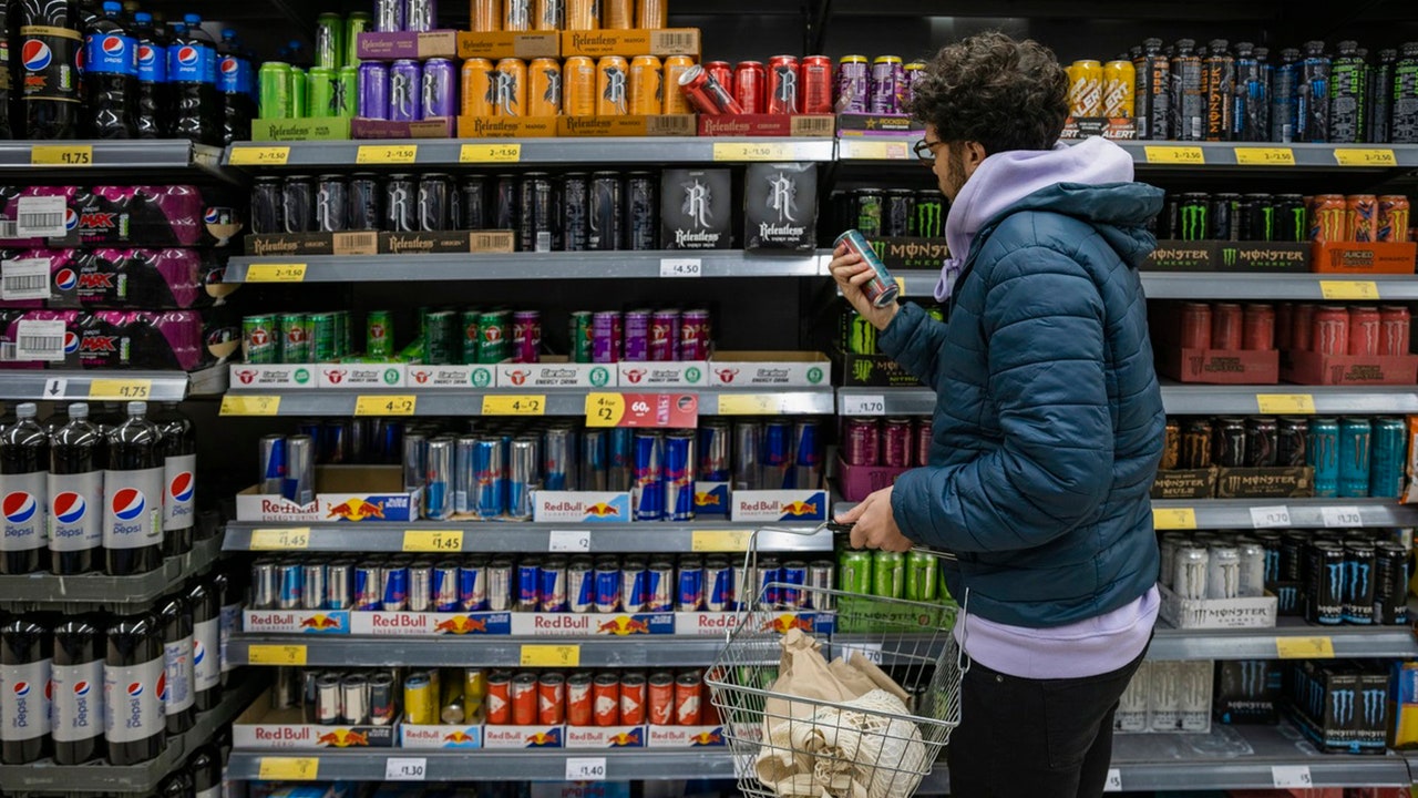 Galicia busca convertirse en la primera comunidad en prohibir la venta de vapeadores y bebidas energéticas a menores